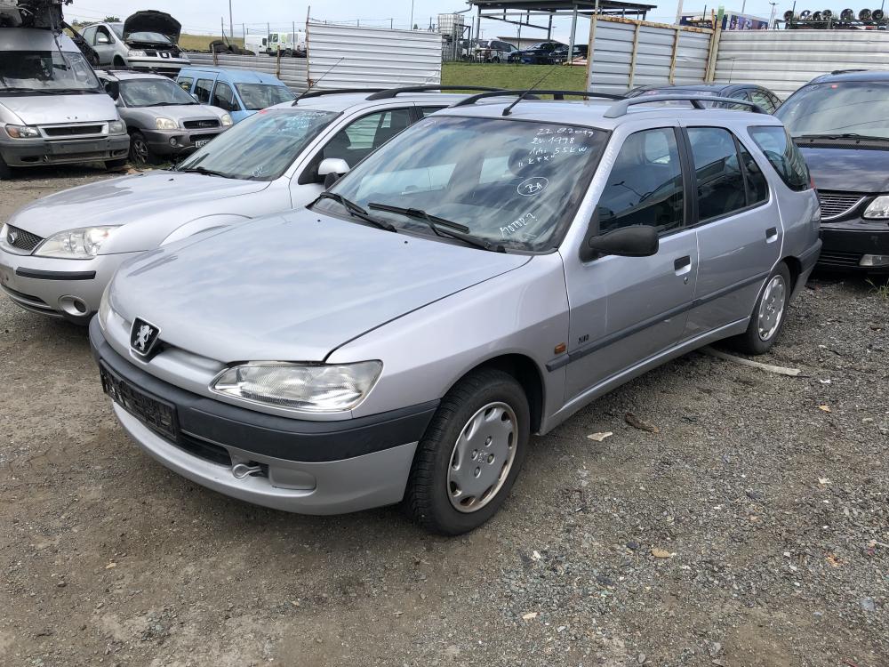 Peugeot 306 1,4i - na prodej náhradní díly z tohoto vozu 