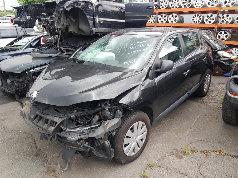 Renault Megane 1,6i - na prodej náhradní díly z tohoto vozu 